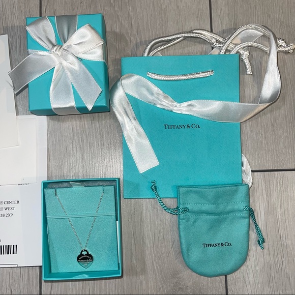 Tiffany & Co Necklace Small Heart charm - Picture 4 of 4